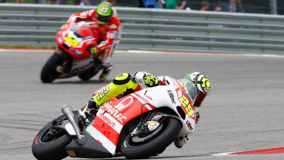 Um dos destaques da prova foi Andrea Iannone que fez sua melhor prova na categoria | <a href="https://quatrorodas.abril.com.br/moto/noticias/marquez-passeia-vence-gp-austin-motogp-779654.shtml" rel="migration">Leia mais</a>