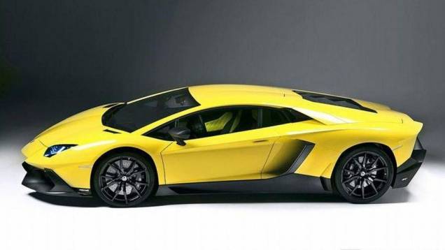 A Lamborghini não poderia deixar seu aniversário de 50 anos passar em branco | <a href="https://quatrorodas.abril.com.br/saloes/xangai/2013/lamborghini-aventador-lp720-4-50-anniversario-738879.shtml" rel="migration">Leia mais</a>