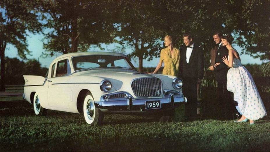 1959 Studebaker Silver Hawk - Fabricantes menores, como Studebaker e Rambler, também aderiram à moda. Um dos exemplos mais evidentes era o esportivo Hawk