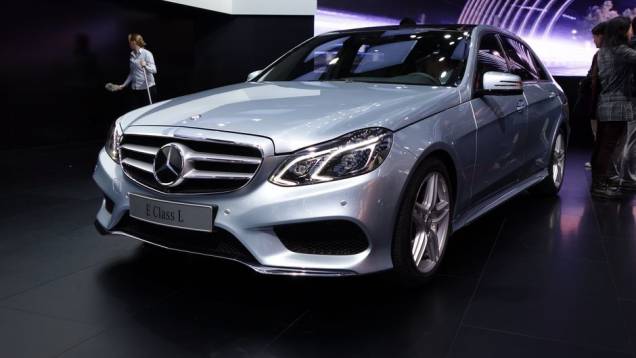 Mercedes-Benz E-Class L | <a href="https://quatrorodas.abril.com.br/saloes/xangai/2013/mercedes-benz-e-class-739220.shtml" rel="migration">Leia mais</a>