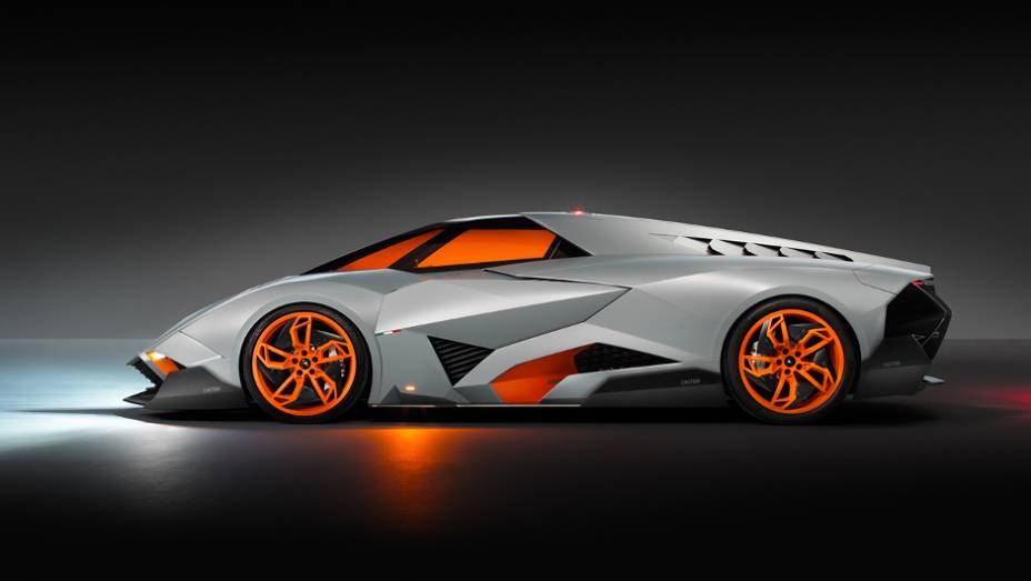 Design do carro-conceito "one-off" (única unidade produzida) foi elaborado por Walter da Silva | <a href="%20https://quatrorodas.abril.com.br/noticias/fabricantes/lamborghini-cria-egoista-concept-741099.shtml" rel="migration">Leia mais</a>