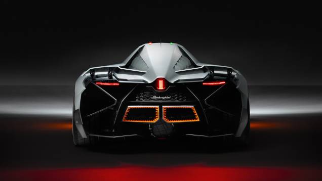 Para reduzir o peso, a Lamborghini apostou na vasta utilização de fibra de carbono na carroceria | <a href="%20https://quatrorodas.abril.com.br/noticias/fabricantes/lamborghini-cria-egoista-concept-741099.shtml" rel="migration">Leia mais</a>