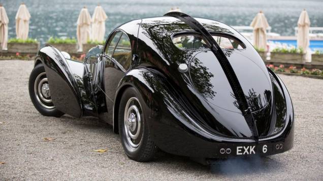 O Bugatti 57SC foi apresentado aos convidados pelo próprio Ralph Lauren e venceu na opinião do público e dos jurados | <a href="%20https://quatrorodas.abril.com.br/noticias/fabricantes/bugatti-1938-ralph-lauren-vence-concurso-elegancia-742534.shtml" rel="migration">Leia mai</a>