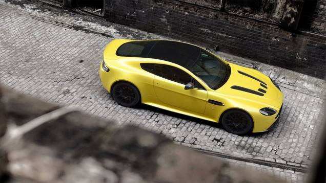 Motor entrega 63,2 kgfm de torque | <a href="https://quatrorodas.abril.com.br/noticias/fabricantes/aston-martin-revela-v12-vantage-s-742642.shtml" rel="migration">Leia mais</a> Motor entrega 63,2 kgfm de torque | <a href="https://quatrorodas.abril.com.br/noticias/fabricantes/aston-martin-revela-v12-vantage-s-742642.shtml" rel="migration">Leia mais</a>