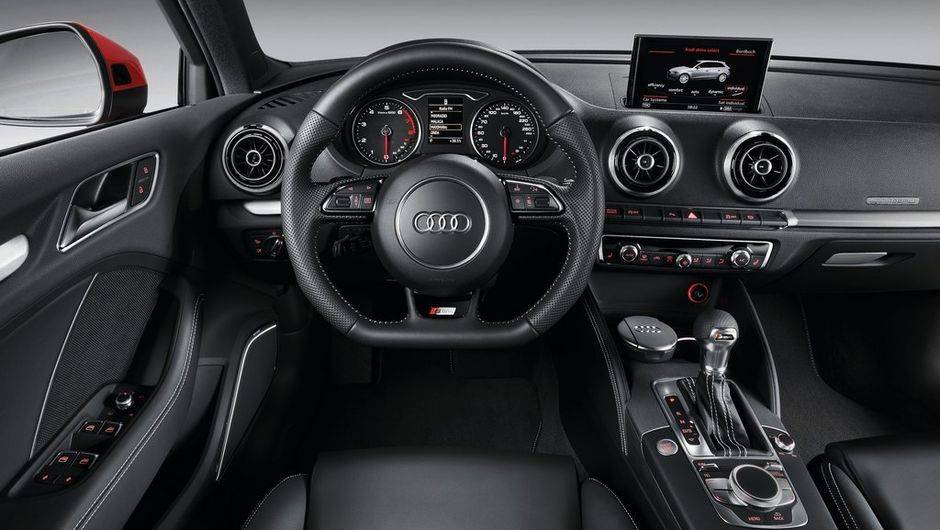 Em ambos os casos, a transmiss&atilde;o &eacute; a S Tronic de sete marchas | <a href="https://quatrorodas.abril.com.br/noticias/fabricantes/audi-confirma-a3-sportback-brasil-junho-742734.shtml" rel="migration">Leia mais</a>