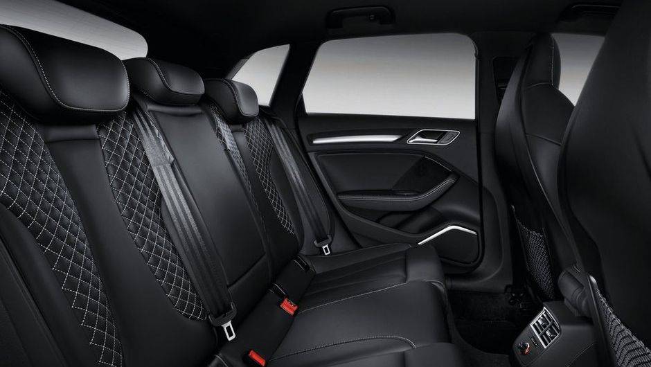 Est&atilde;o dispon&iacute;veis 12 cores de carroceria e duas op&ccedil;&otilde;es de revestimento interno (preto e prata) | <a href="https://quatrorodas.abril.com.br/noticias/fabricantes/audi-confirma-a3-sportback-brasil-junho-742734.shtml" rel="migration">Leia mais</a>