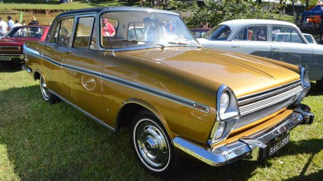 Chrysler Esplanada 1968 | <a href="https://quatrorodas.abril.com.br/noticias/classicos//encontro-paulista-autos-antigos-movimenta-aguas-lindoia-feriado-742932.shtml" rel="migration">Leia mais</a>