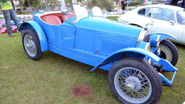 Whippet Overland 1926 | <a href="https://quatrorodas.abril.com.br/noticias/classicos//encontro-paulista-autos-antigos-movimenta-aguas-lindoia-feriado-742932.shtml" rel="migration">Leia mais</a>