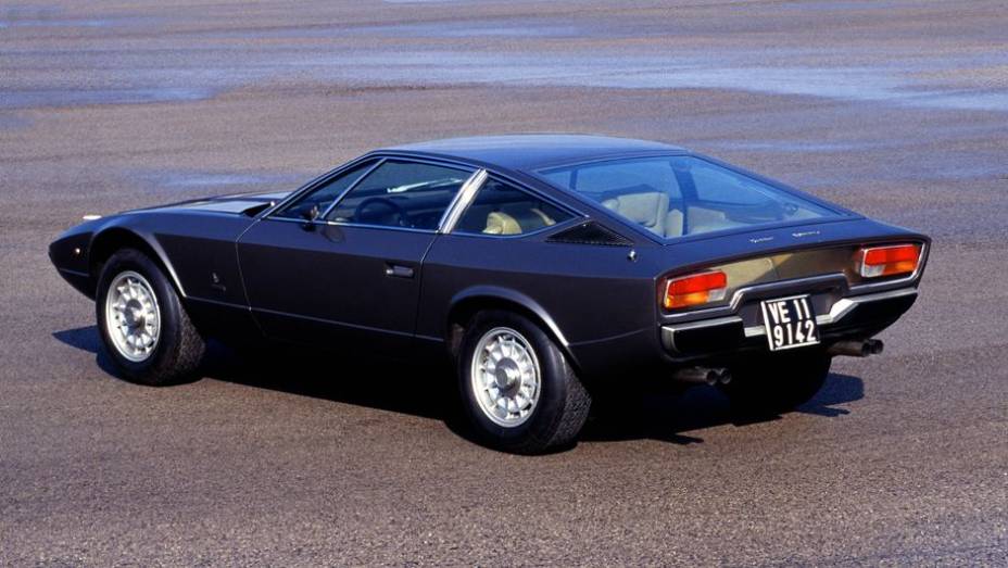 Maserati Khamsin - Substituto do Indy e do Ghibli, nunca alcançou a aura de clássico deste. Imitava a idéia da traseira transparente do Lamborghini Espada.