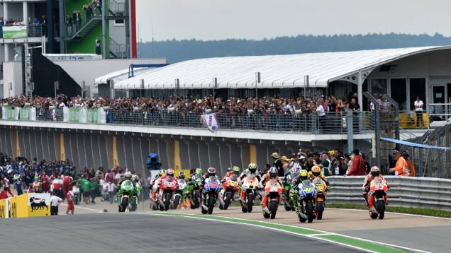 Largada.| <a href="https://quatrorodas.abril.com.br/moto/noticias/motogp-mais-vez-marquez-790805.shtml" rel="migration">Leia mais</a> Largada.| <a href="https://quatrorodas.abril.com.br/moto/noticias/motogp-mais-vez-marquez-790805.shtml" rel="migration">Leia mais</a>