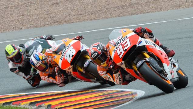 Márquez e Pedrosa escalaram o pelotão rapidamente| <a href="https://quatrorodas.abril.com.br/moto/noticias/motogp-mais-vez-marquez-790805.shtml" rel="migration">Leia mais</a>