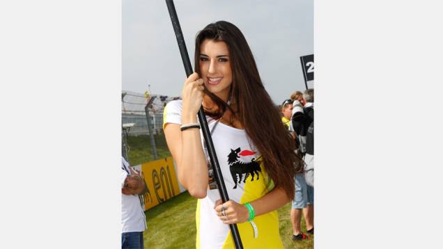 Veja as belas garotas da MotoGP da Alemanha e saiba como foi a corrida! | <a href="https://quatrorodas.abril.com.br/moto/galerias/competicoes/motogp-alemanha-corrida-746871.shtml" rel="migration">Leia mais</a>