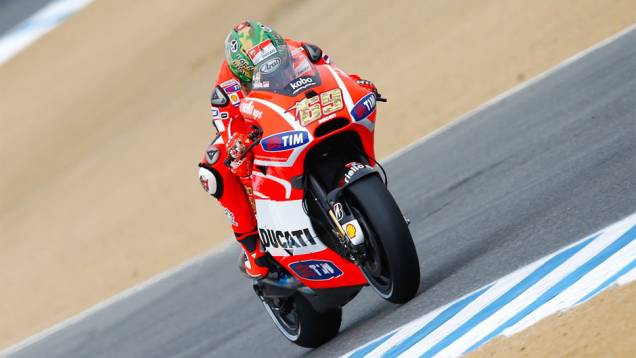 Correndo em casa, Nicky Hayden (Ducati) foi o oitavo | <a href="https://quatrorodas.abril.com.br/moto/noticias/motogp-marquez-vence-eua-segue-lider-747598.shtml" rel="migration">Leia mais</a>