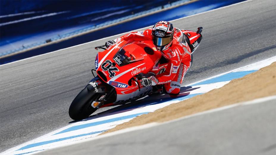 Andrea Dovizioso levou a outra Ducati à nona posição | <a href="https://quatrorodas.abril.com.br/moto/noticias/motogp-marquez-vence-eua-segue-lider-747598.shtml" rel="migration">Leia mais</a>