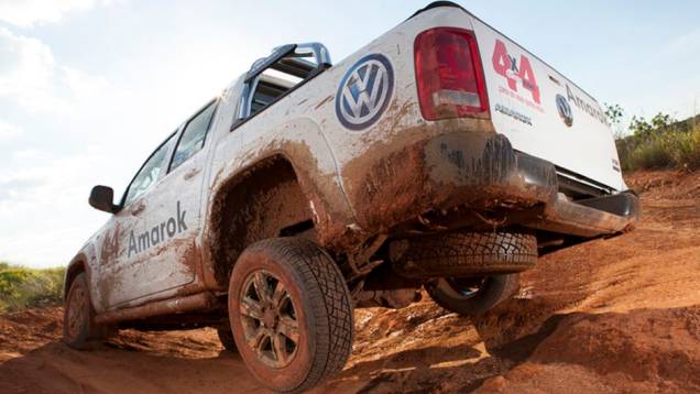 Curso 4x4 QUATRO RODAS | <a href="https://quatrorodas.abril.com.br/noticias/curso-4x4-quatro-rodas-enfie-pe-lama-747797.shtml" rel="migration">Inscreva-se</a> Curso 4x4 QUATRO RODAS | <a href="https://quatrorodas.abril.com.br/noticias/curso-4x4-quatro-rodas-enfie-pe-lama-747797.shtml" rel="migration">Inscreva-se</a>