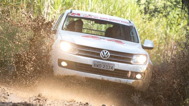 Curso 4x4 QUATRO RODAS | <a href="https://quatrorodas.abril.com.br/noticias/curso-4x4-quatro-rodas-enfie-pe-lama-747797.shtml" rel="migration">Inscreva-se</a> Curso 4x4 QUATRO RODAS | <a href="https://quatrorodas.abril.com.br/noticias/curso-4x4-quatro-rodas-enfie-pe-lama-747797.shtml" rel="migration">Inscreva-se</a>