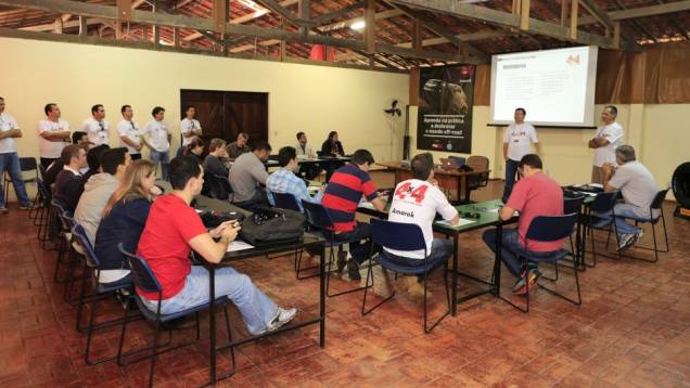 Curso 4x4 QUATRO RODAS | <a href="https://quatrorodas.abril.com.br/noticias/curso-4x4-quatro-rodas-enfie-pe-lama-747797.shtml" rel="migration">Inscreva-se</a> Curso 4x4 QUATRO RODAS | <a href="https://quatrorodas.abril.com.br/noticias/curso-4x4-quatro-rodas-enfie-pe-lama-747797.shtml" rel="migration">Inscreva-se</a>