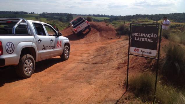 Curso 4x4 QUATRO RODAS | <a href="https://quatrorodas.abril.com.br/noticias/curso-4x4-quatro-rodas-enfie-pe-lama-747797.shtml" rel="migration">Inscreva-se</a> Curso 4x4 QUATRO RODAS | <a href="https://quatrorodas.abril.com.br/noticias/curso-4x4-quatro-rodas-enfie-pe-lama-747797.shtml" rel="migration">Inscreva-se</a>