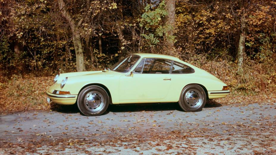 901 1963 - O estilo já clássico do 356 modernizado no esportivo que quase se chamou 901 | <a href="%20https://quatrorodas.abril.com.br/reportagens/classicos/porsche-911-50-anos-748361.shtml" rel="migration">Leia mais</a>