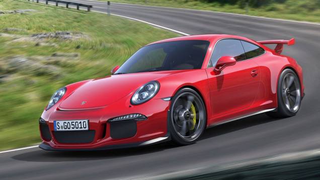 911 GT3 2014 (991) - O futuro da atual geração do 911 reserva versões de desempenho cada vez mais alto, como o boxer de 3.8 litros e 475 cv do novo GT3 | <a href="%20https://quatrorodas.abril.com.br/reportagens/classicos/porsche-911-50-anos-748361.shtml" rel="migration">Lei</a>