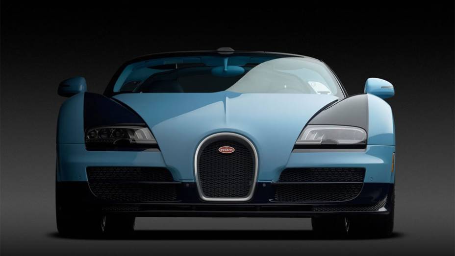 Nenhum preço foi divulgado para a edição especial | <a href="https://quatrorodas.abril.com.br/noticias/fabricantes/bugatti-revela-edicao-especial-veyron-grand-sport-vitesse-pebble-beach-750324.shtml" rel="migration">Leia mais!</a>