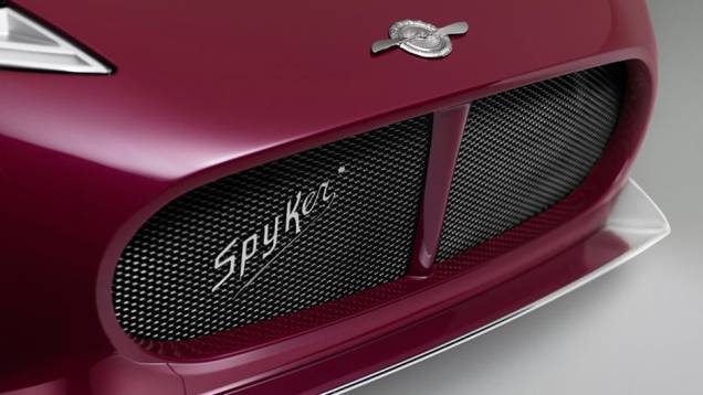 Detalhe da grade dianteira | <a href="https://quatrorodas.abril.com.br/noticias/fabricantes/conceito-spyker-b6-venator-spyder-mostrado-pebble-beach-750325.shtml" rel="migration">Leia mais!</a> Detalhe da grade dianteira | <a href="https://quatrorodas.abril.com.br/noticias/fabricantes/conceito-spyker-b6-venator-spyder-mostrado-pebble-beach-750325.shtml" rel="migration">Leia mais!</a>