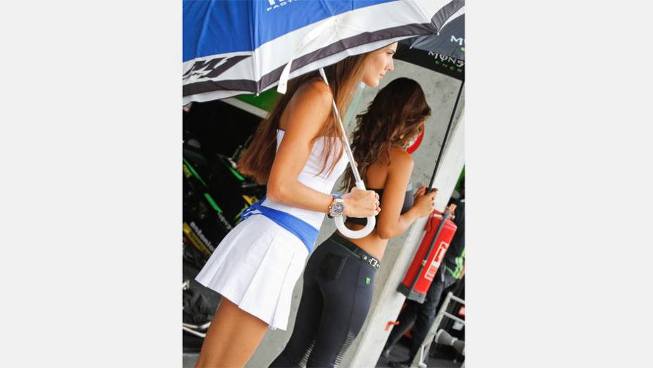 Veja as belas garotas da MotoGP da República Tcheca e saiba como foi a corrida! | <a href="https://quatrorodas.abril.com.br/moto/galerias/competicoes/motogp-republica-tcheca-domingo-751230.shtmll" rel="migration">Leia mais</a>