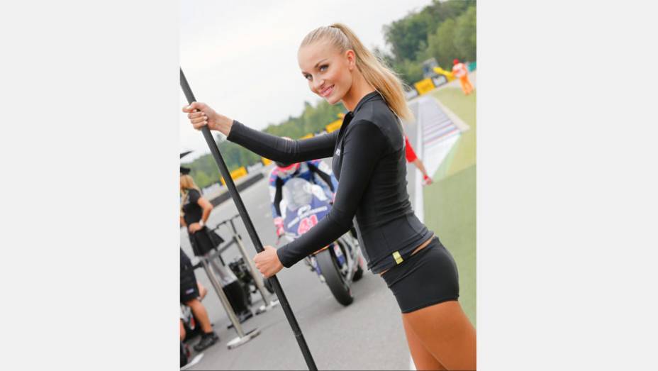 Veja as belas garotas da MotoGP da República Tcheca e saiba como foi a corrida! | <a href="https://quatrorodas.abril.com.br/moto/galerias/competicoes/motogp-republica-tcheca-domingo-751230.shtmll" rel="migration">Leia mais</a>