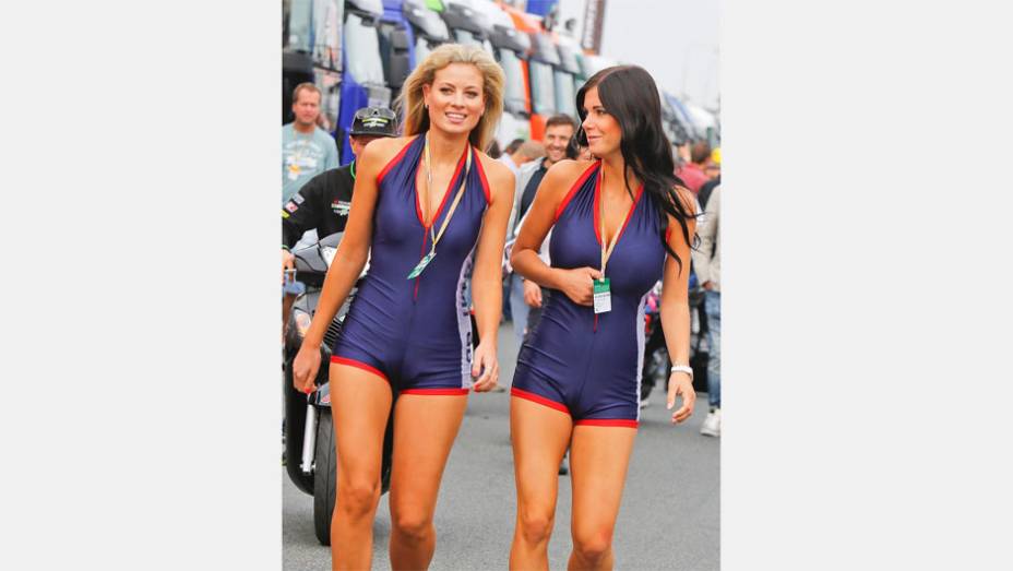 Veja as belas garotas da MotoGP da República Tcheca e saiba como foi a corrida! | <a href="https://quatrorodas.abril.com.br/moto/galerias/competicoes/motogp-republica-tcheca-domingo-751230.shtmll" rel="migration">Leia mais</a>