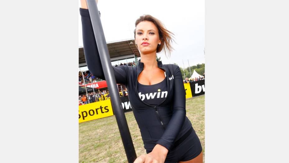 Veja as belas garotas da MotoGP da República Tcheca e saiba como foi a corrida! | <a href="https://quatrorodas.abril.com.br/moto/galerias/competicoes/motogp-republica-tcheca-domingo-751230.shtmll" rel="migration">Leia mais</a>