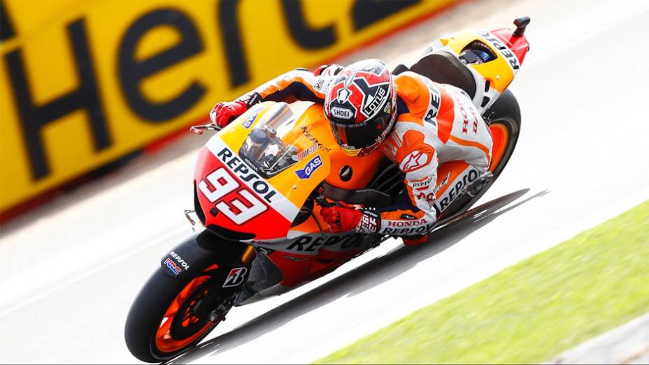 Marc Márquez garantiu a pole position em Silverstone, sua quinta na temporada | <a href="https://quatrorodas.abril.com.br/moto/noticias/motogp-marquez-garante-pole-silverstone-751994.shtml" rel="migration">Leia mais</a>