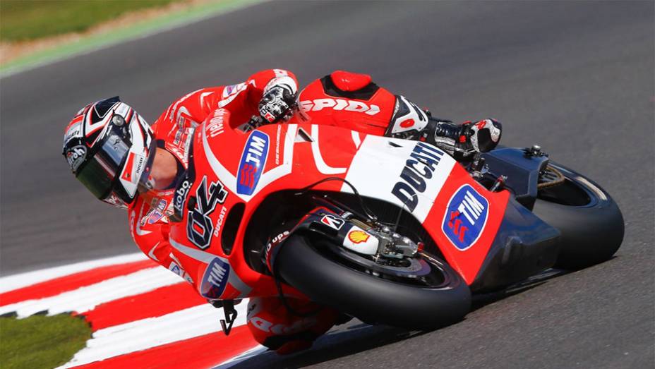 Andrea Dovizioso levou a Ducati ao sétimo lugar nos treinos classificatórios | <a href="https://quatrorodas.abril.com.br/moto/noticias/motogp-marquez-garante-pole-silverstone-751994.shtml" rel="migration">Leia mais</a>