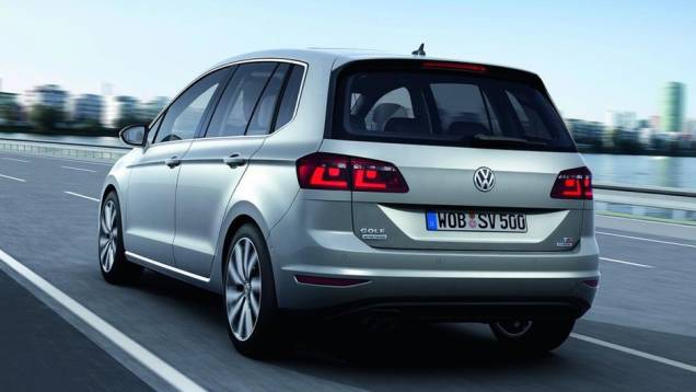 O porta-malas tem 498 litros de capacidade, 74 l a mais do que o antecessor | <a href="https://quatrorodas.abril.com.br/saloes/frankfurt/2013/volkswagen-golf-sportsvan-concept-752994.shtml" rel="migration">Leia mais</a>