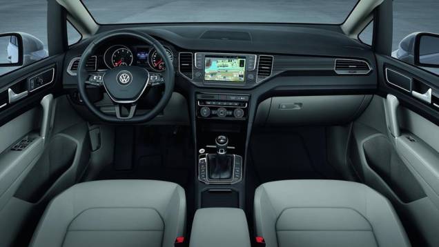 Em tese, a minivan pode se adequar a seis diferentes motores, com potências que variam entre 85 e 150 cavalos | <a href="%20https://quatrorodas.abril.com.br/saloes/frankfurt/2013/volkswagen-golf-sportsvan-concept-752994.shtml" rel="migration">Leia mais</a> Em tese, a minivan pode se adequar a seis diferentes motores, com potências que variam entre 85 e 150 cavalos | <a href="%20https://quatrorodas.abril.com.br/saloes/frankfurt/2013/volkswagen-golf-sportsvan-concept-752994.shtml" rel="migration">Leia mais</a>