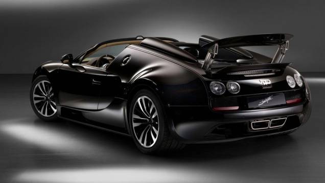 Série contará com apenas três unidades | <a href="http://quatrorodas.abril.com.br/saloes/frankfurt/2013/bugatti-veyron-16-4-grand-sport-vitesse-legend-edition-752978.shtml" rel="migration">Leia mais</a>