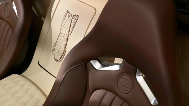 Velocidade máxima é de 408 km/h | <a href="https://quatrorodas.abril.com.br/saloes/frankfurt/2013/bugatti-veyron-16-4-grand-sport-vitesse-legend-edition-752978.shtml" rel="migration">Leia mais</a> Velocidade máxima é de 408 km/h | <a href="https://quatrorodas.abril.com.br/saloes/frankfurt/2013/bugatti-veyron-16-4-grand-sport-vitesse-legend-edition-752978.shtml" rel="migration">Leia mais</a>