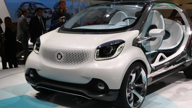 smart ForJoy concept | <a href="https://quatrorodas.abril.com.br/saloes/frankfurt/2013/smart-forjoy-concept-752336.shtml" rel="migration">Leia mais</a>