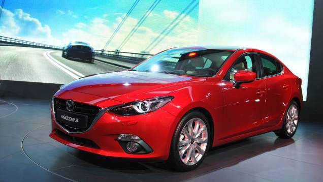 Mazda 3 | <a href="https://quatrorodas.abril.com.br/saloes/frankfurt/2013/mazda3-752102.shtml" rel="migration">Leia mais</a> | <a href="https://quatrorodas.abril.com.br/galerias/saloes/frankfurt/2013/direto-frankfurt-2013-2-753558.shtml" rel="migration">Direto de Frankfurt 2013 - parte 2</a> Mazda 3 | <a href="https://quatrorodas.abril.com.br/saloes/frankfurt/2013/mazda3-752102.shtml" rel="migration">Leia mais</a> | <a href="https://quatrorodas.abril.com.br/galerias/saloes/frankfurt/2013/direto-frankfurt-2013-2-753558.shtml" rel="migration">Direto de Frankfurt 2013 - parte 2</a>