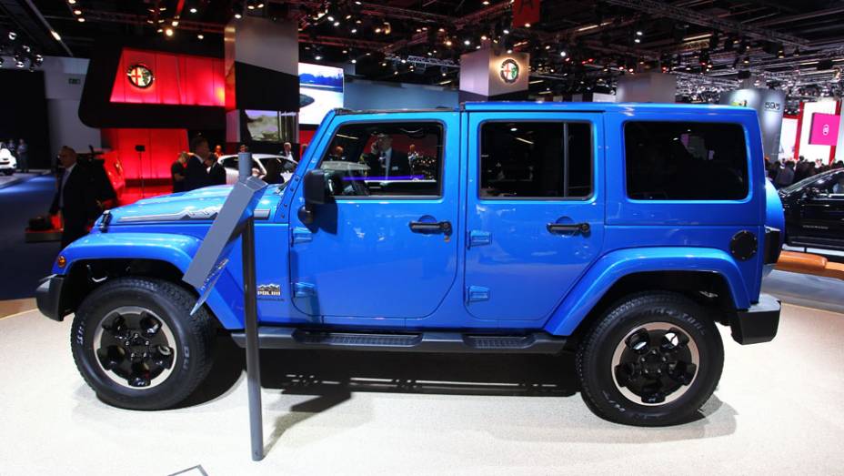 Jeep Wrangler Polar | <a href="https://quatrorodas.abril.com.br/saloes/frankfurt/2013/jeep-wrangler-polar-752062.shtml" rel="migration">Leia mais</a>