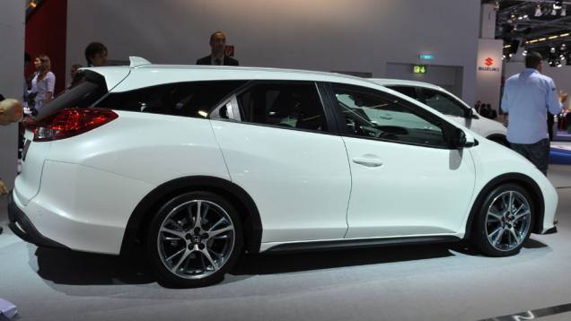 Honda Civic Tourer | <a href="https://quatrorodas.abril.com.br/saloes/frankfurt/2013/honda-civic-tourer-751715.shtml" rel="migration">Leia mais</a>