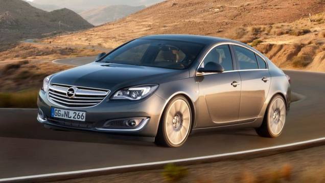 A Opel aproveita o Salão de Frankfurt para mostrar a linha 2014 da família Insignia | <a href="http://quatrorodas.abril.com.br/saloes/frankfurt/2013/opel-insignia-753542.shtml" rel="migration">Leia mais</a>