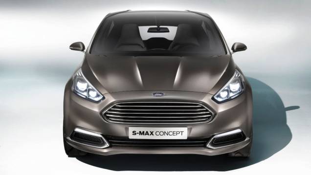 Como era de se esperar, o estilo inspirado nos novos Fusion e Fiesta será trazido à minivan, com direito à grade frontal bem ao estilo Aston Martin de ser | <a href="https://quatrorodas.abril.com.br/saloes/frankfurt/2013/ford-s-max-concept-752987.shtml" rel="migration"></a>