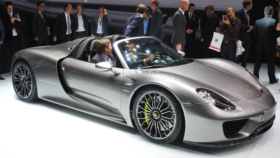 Porsche 918 Spyder | <a href="https://quatrorodas.abril.com.br/saloes/frankfurt/2013/porsche-918-spyder-752208.shtml" rel="migration">Leia mais</a>