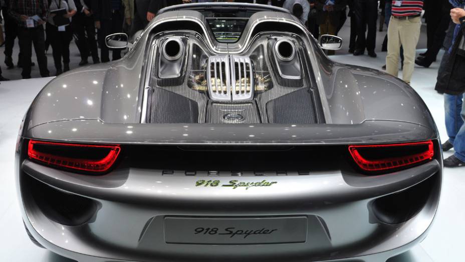 Porsche 918 Spyder | <a href="https://quatrorodas.abril.com.br/saloes/frankfurt/2013/porsche-918-spyder-752208.shtml" rel="migration">Leia mais</a>