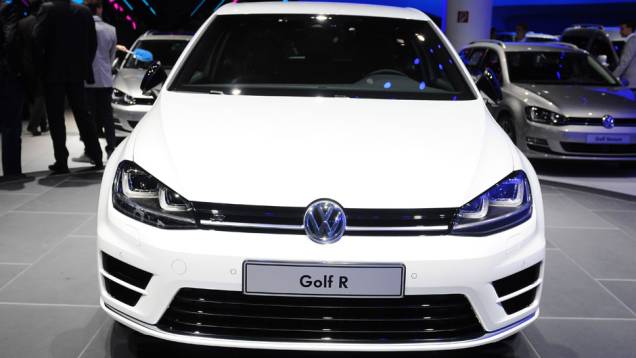 VW Golf R | <a href="http://quatrorodas.abril.com.br/saloes/frankfurt/2013/volkswagen-golf-r-752207.shtml" rel="migration">Leia mais</a>