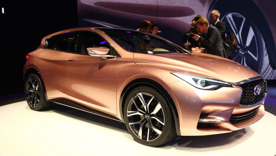 Infiniti Q30 concept | <a href="https://quatrorodas.abril.com.br/saloes/frankfurt/2013/infiniti-q30-concept-753091.shtml" rel="migration">Leia mais</a>