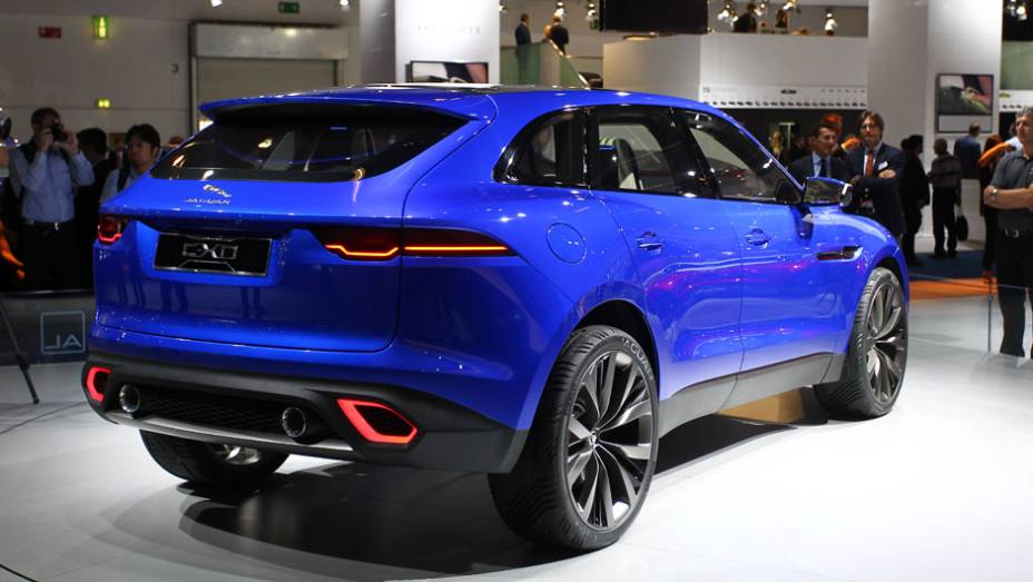 Jaguar C-X17 concept | <a href="https://quatrorodas.abril.com.br/saloes/frankfurt/2013/jaguar-c-x17-concept-752065.shtml" rel="migration">Leia mais</a>