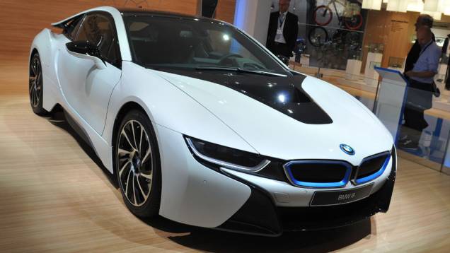 BMW i8 | <a href="https://quatrorodas.abril.com.br/saloes/frankfurt/2013/bmw-i8-752136.shtml" rel="migration">Leia mais</a>