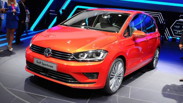 VW Golf Sportsvan Concept | <a href="https://quatrorodas.abril.com.br/saloes/frankfurt/2013/volkswagen-golf-sportsvan-concept-752994.shtml" rel="migration">Leia mais</a>