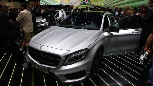 Mercedes-Benz GLA | <a href="https://quatrorodas.abril.com.br/saloes/frankfurt/2013/mercedes-benz-gla-752127.shtml" rel="migration">Leia mais</a>